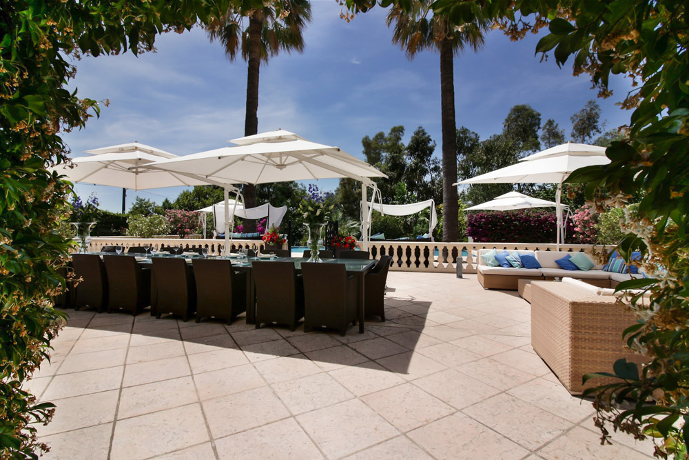 terrasse avec piscine dans villa au centre ville de Cannes